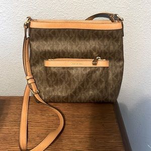 Michael Kors Crossbody purse
